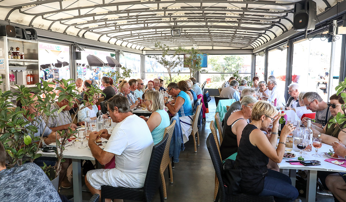 L'Escale Bar Restaurant Lounge, une terrasse de 200 couverts agréable avec vue sur le port de Bonifacio